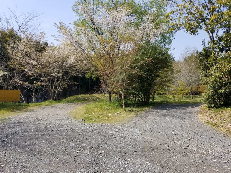 三日月の滝温泉キャンプ場（Bサイト入口）