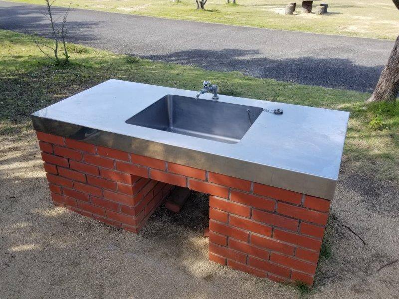 大池オートキャンプ場 オートサイトのミニキッチン