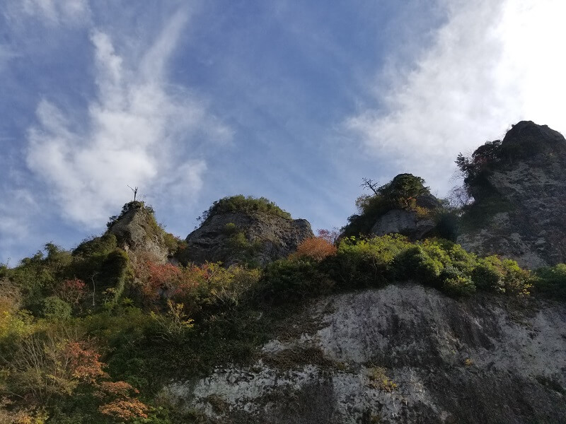 中津市本耶馬渓町の名所・競秀峰