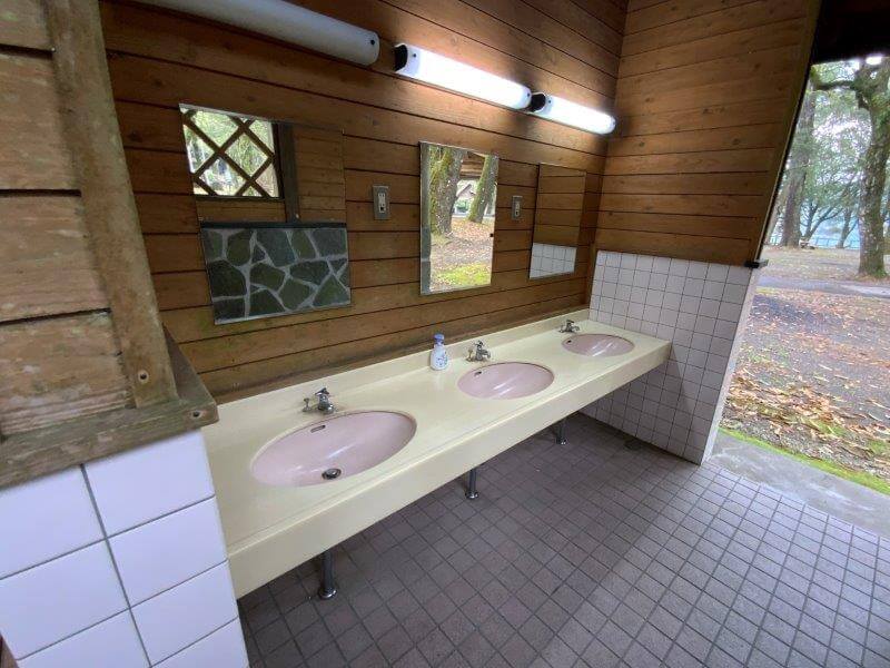 【御池キャンプ村】東側にあるトイレの手洗い場